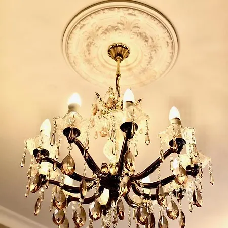 Stylish Riverside Lejlighed *